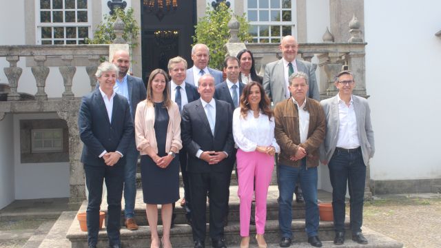 Miembros de la Comisión Ejecutiva de Eixo Atlántico en Maia, Portugal