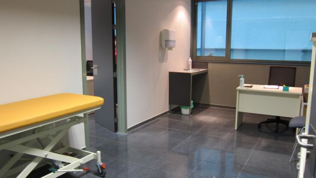 Consulta médica vacía.