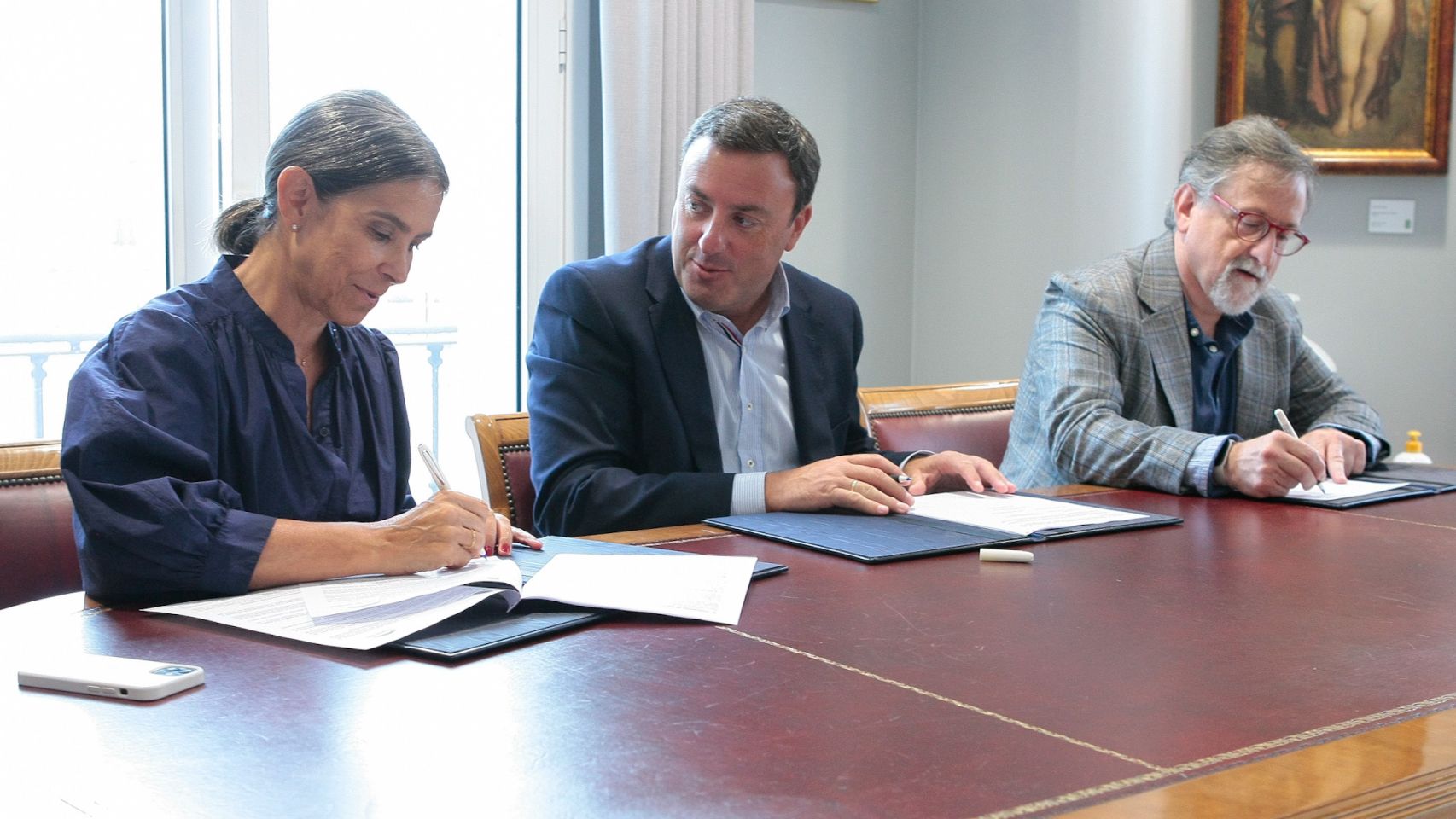 Firma del convenio entre el gobierno local y la Diputación de A Coruña