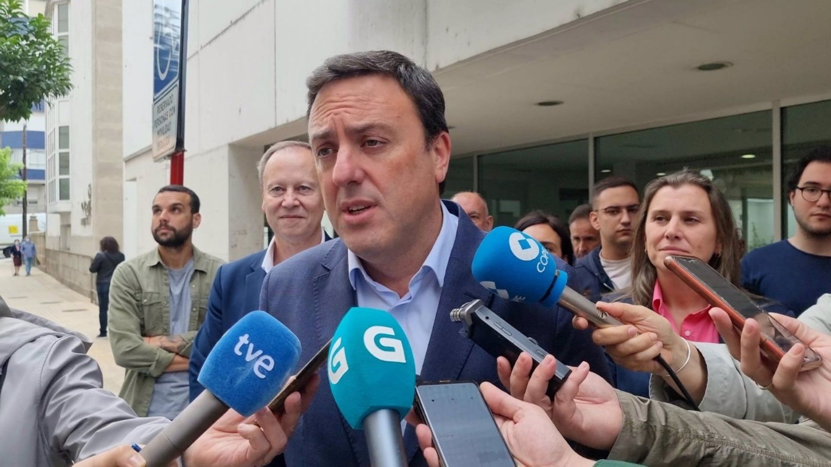 El secretario xeral del PSdeG, Valentín González Formoso, en una visita a Ourense acompañado del líder provincial del partido, Rafael Rodríguez Villarino.