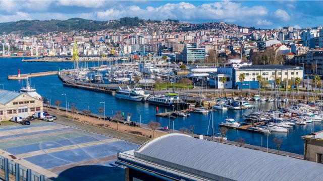 Panorámica de Vigo desde el puerto.