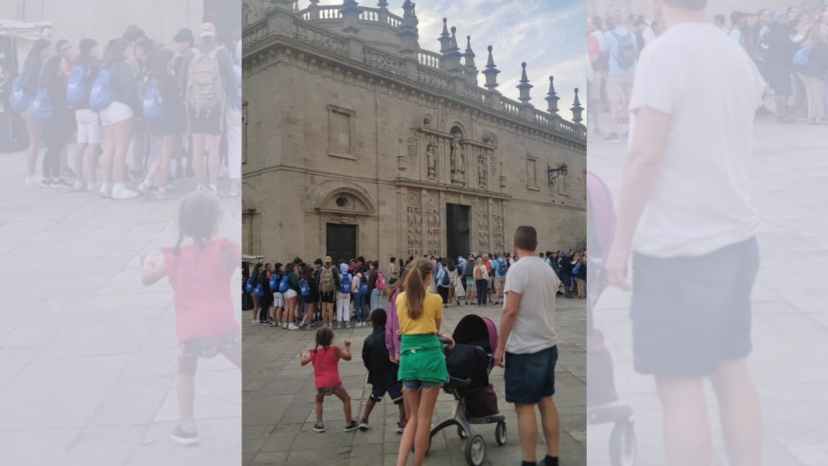 Familia de acogida en la Catedral de Santiago