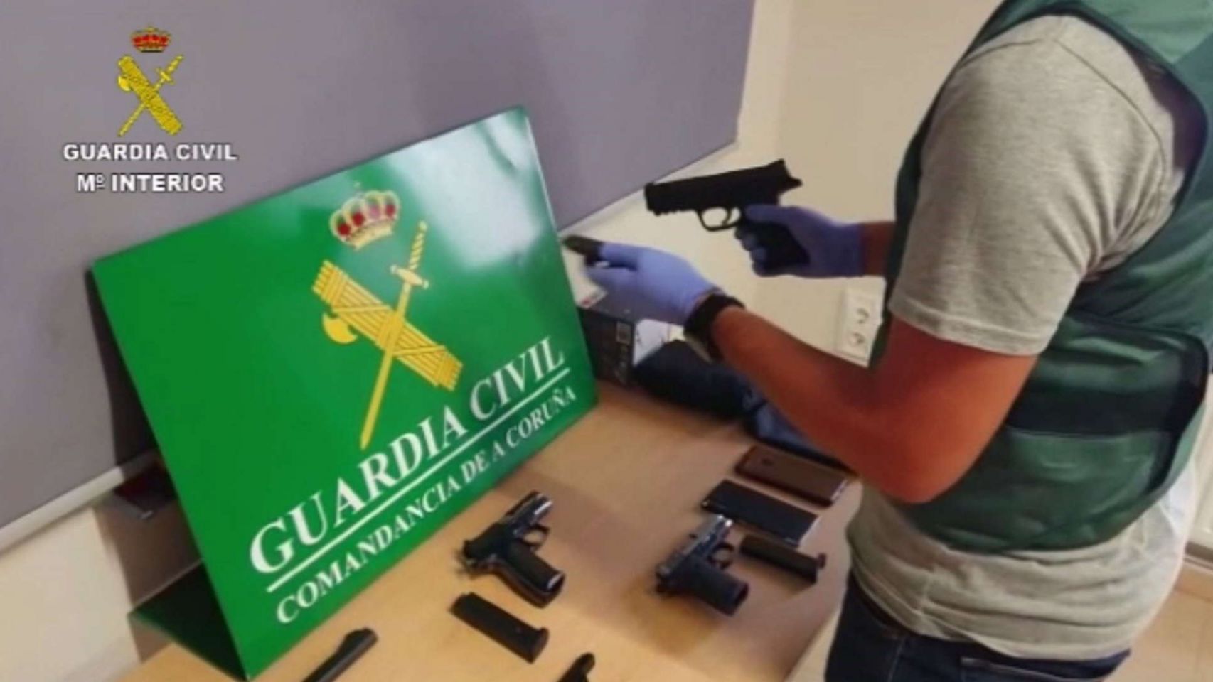 Desarticulan un grupo criminal dedicado al tráfico ilegal de armas en la Costa da Morte.