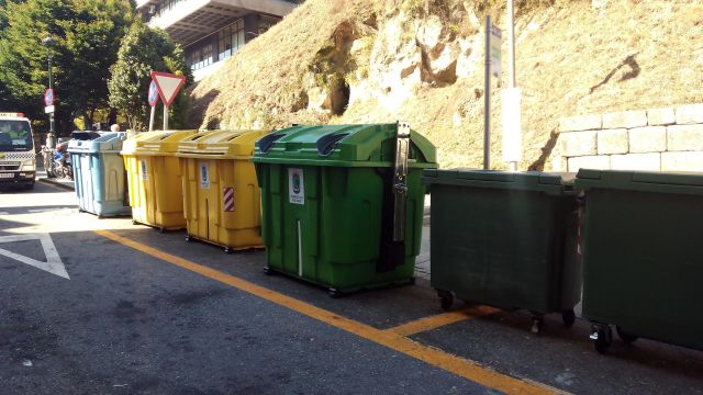 Contenedores de basura en Vigo 