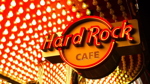 Rótulo de un local de Hard Rock Café.