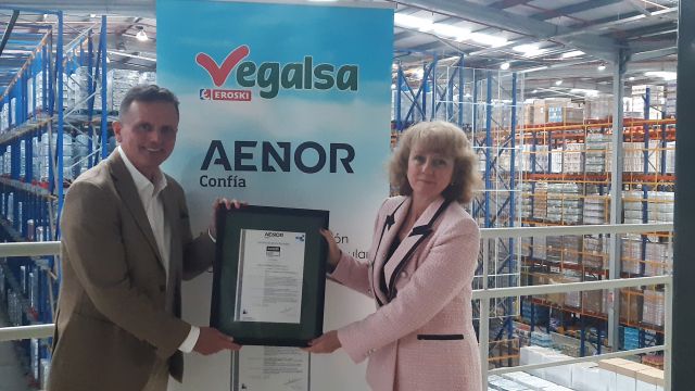 Vegalsa-Eroski recibe el certificado Aenor de Proyecto de Economía Circular de Plásticos.