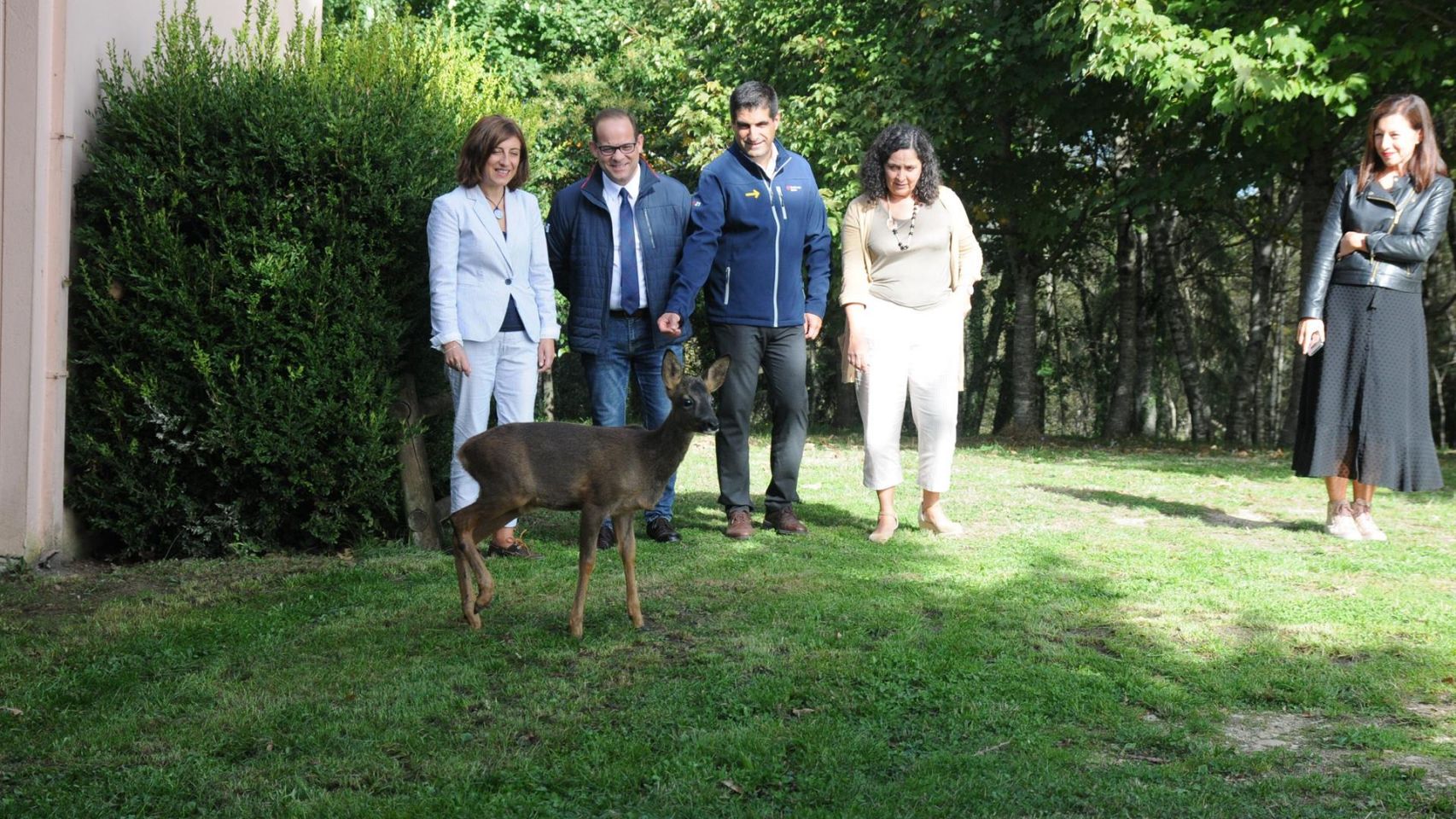 La conselleira de Medio Ambiente, Ángeles Vázquez, visita el centro de recuperación de fauna salvaje de Maceda.