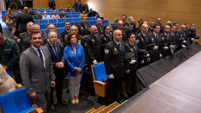 Autoridades en el acto del Día de la Policía en Santiago