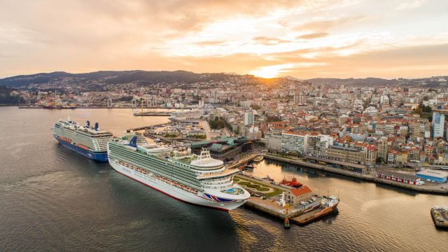 Triple escala de cruceros en el Puerto de Vigo.