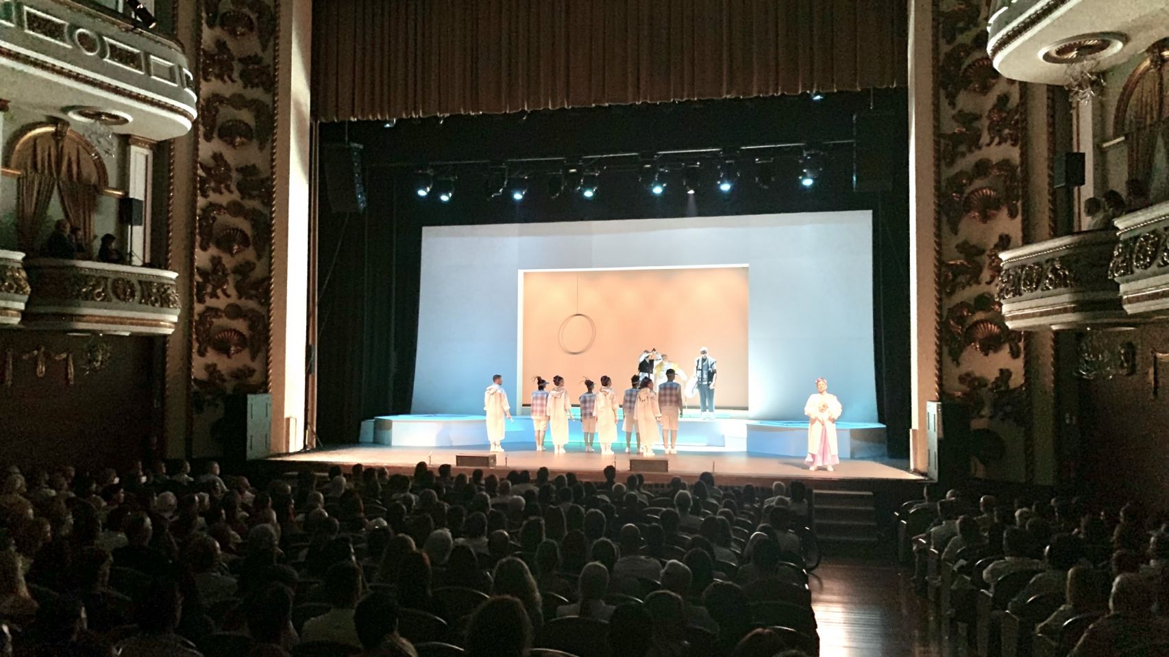 Estreno del Musical Avanoa en el Teatro Colón de A Coruña.