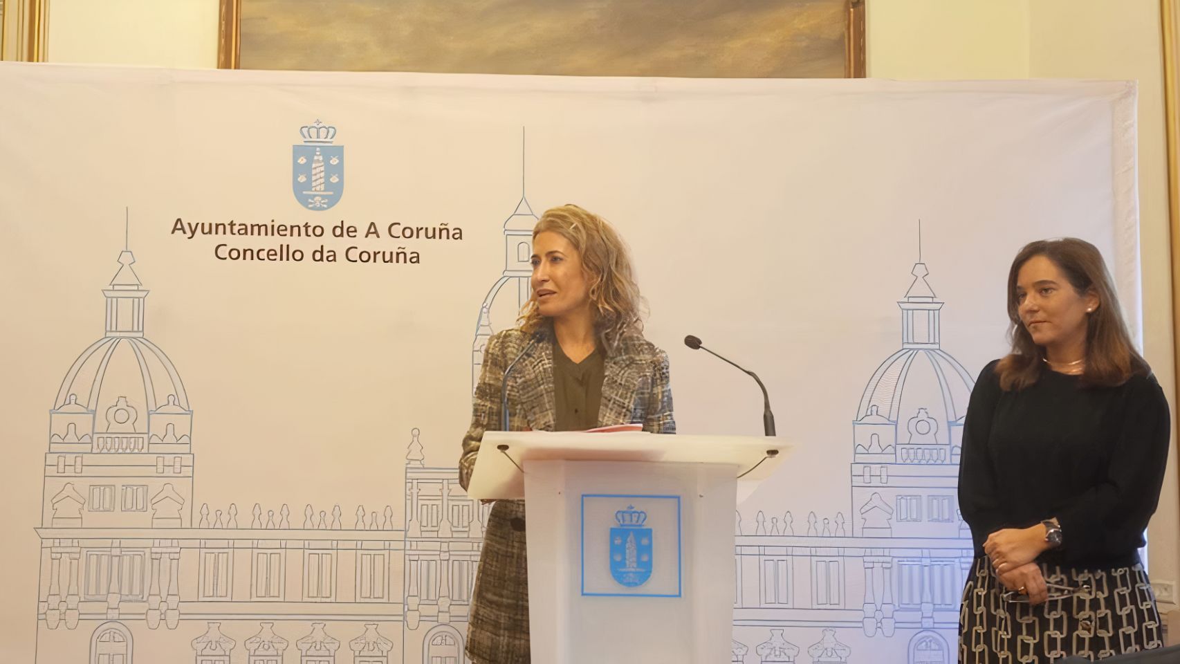 La Ministra de Transportes, Raquel Sánchez y la alcaldesa, Inés Rey.