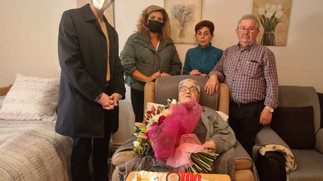 Una vecina de Sedes en Narón (A Coruña) cumple 100 años