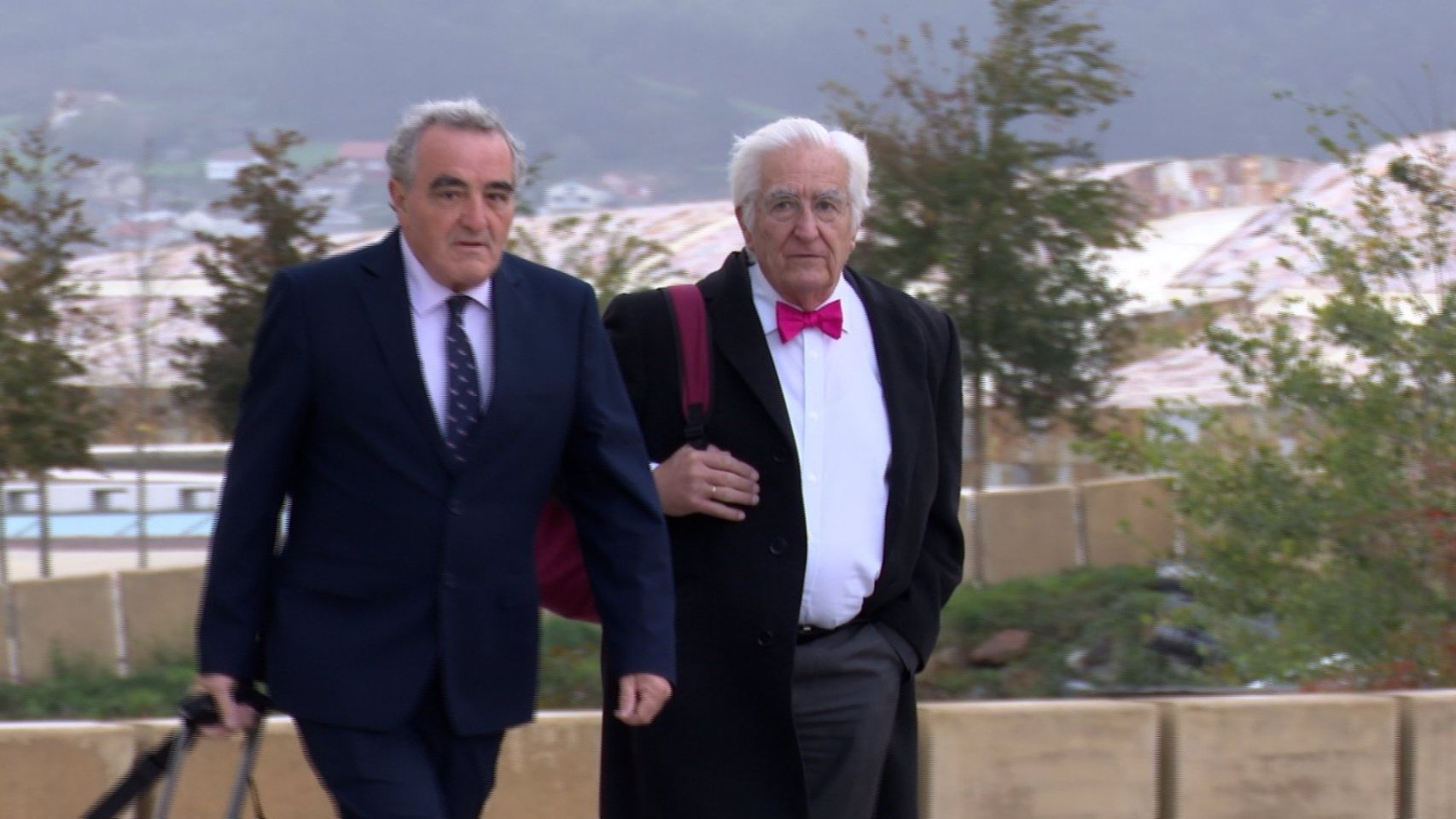 Los expertos en 'ERTMS' Jorge Iglesias y Jaime Tamarit, a su llegada al juicio del Alvia por el accidente ocurrido en Angrois.