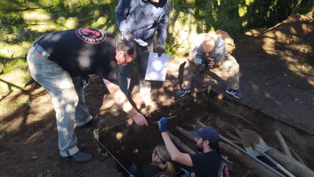 Excavación en el cementerio de San Salvador de Poio (Pontevedra). 