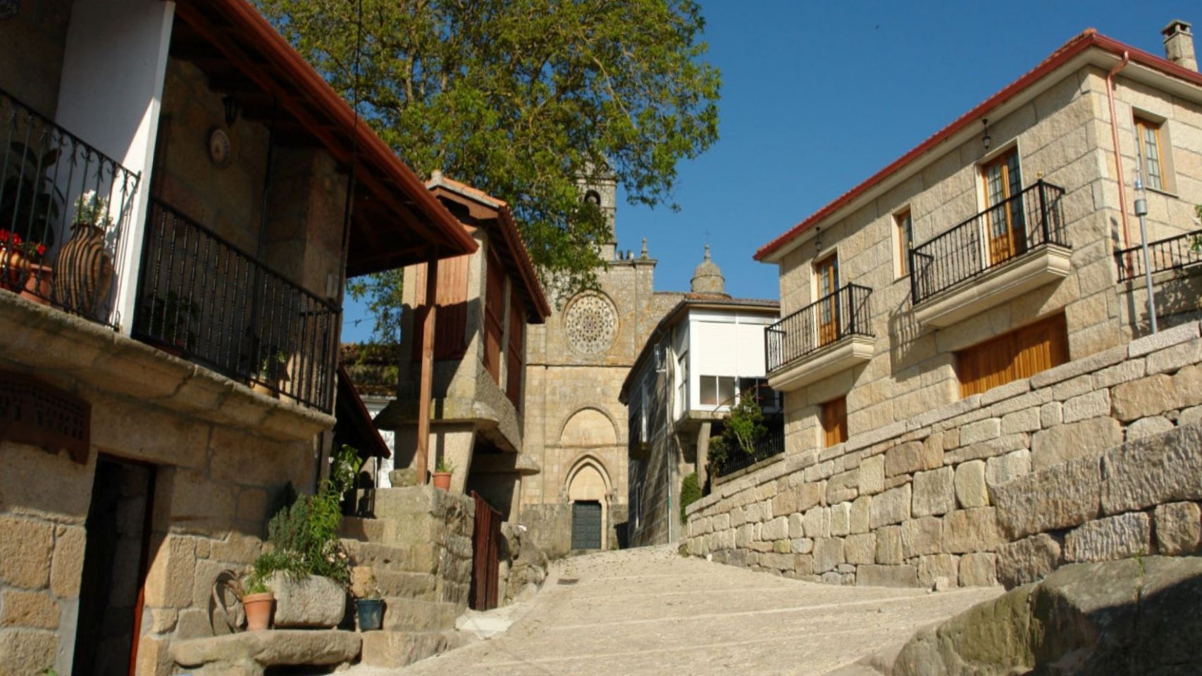Santa Mariña de Augas Santas  (Foto: Turismo de Allariz)