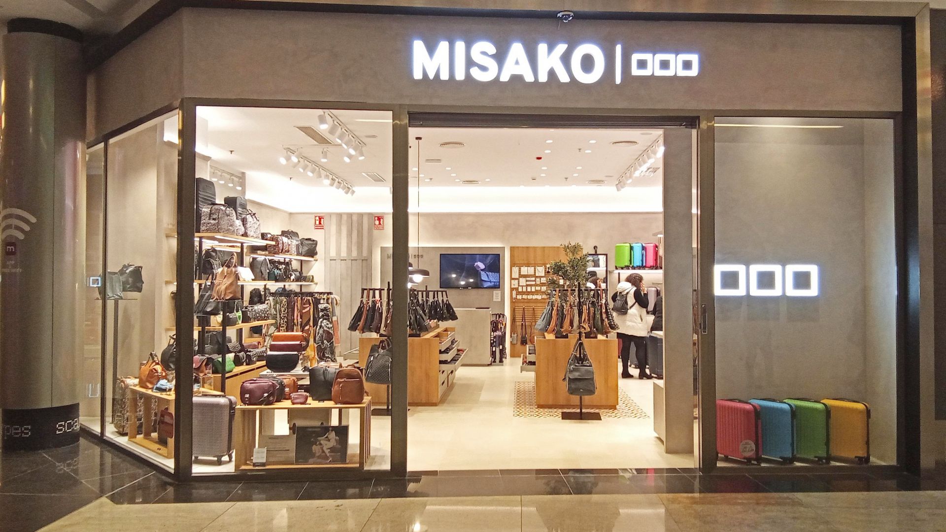 Misako, los bolsos de tendencia a precios asequibles llegan a Marineda City A Coruña