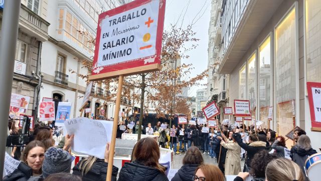 Dependientas de Inditex inician las dos jornadas de huelga en A Coruña coincidiendo con el Black Friday.