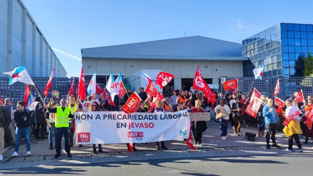 Protesta de los trabajadores de Jevaso en Arteixo (A Coruña).