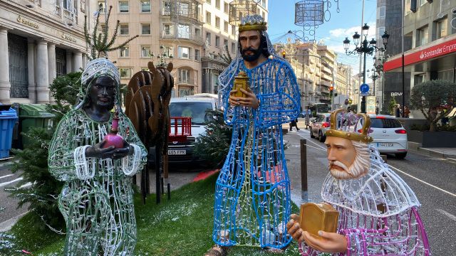 Figura de los Reyes Magos en la calle Policarpo Sanz.