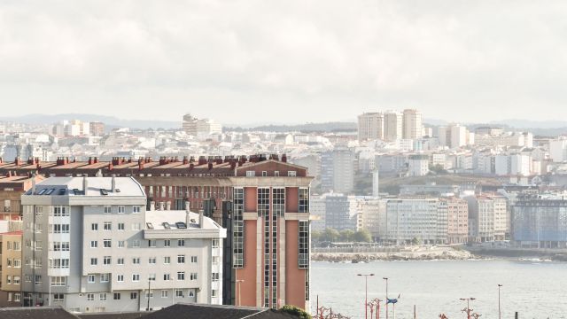 La ciudad de A Coruña vista desde un rincón de Monte Alto