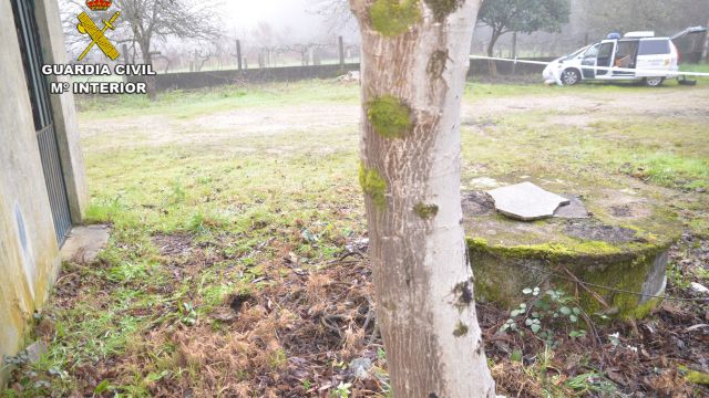 Pozo en el que se halló un cadáver en O Porriño (Pontevedra). 
