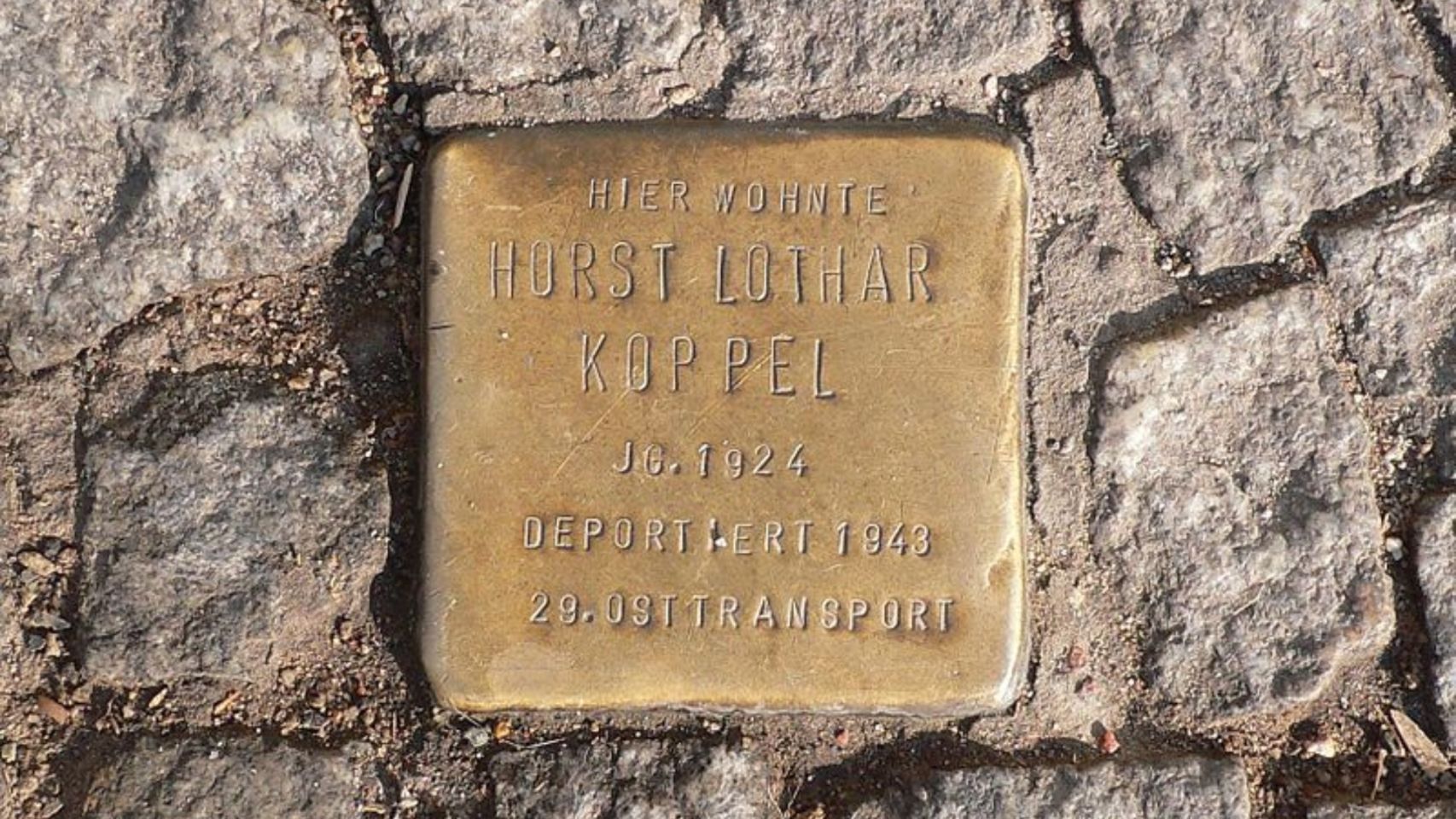 Un stoperlsteine colocado en Berlín
