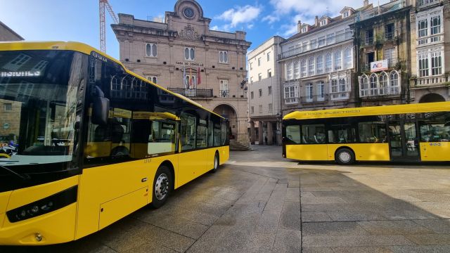 Presentación de los autobuses eléctricos y térmicos de Ourense.