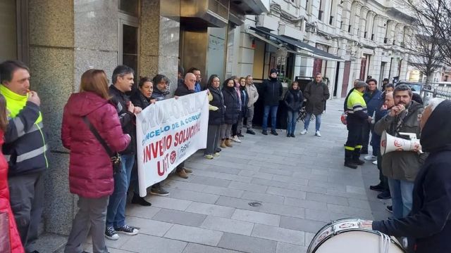Concentración de los trabajadores de grúa y O.R.A. de A Coruña.