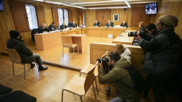 El acusado del doble crimen del Cash Record de O Ceao (Lugo), durante la primera sesión del juicio.