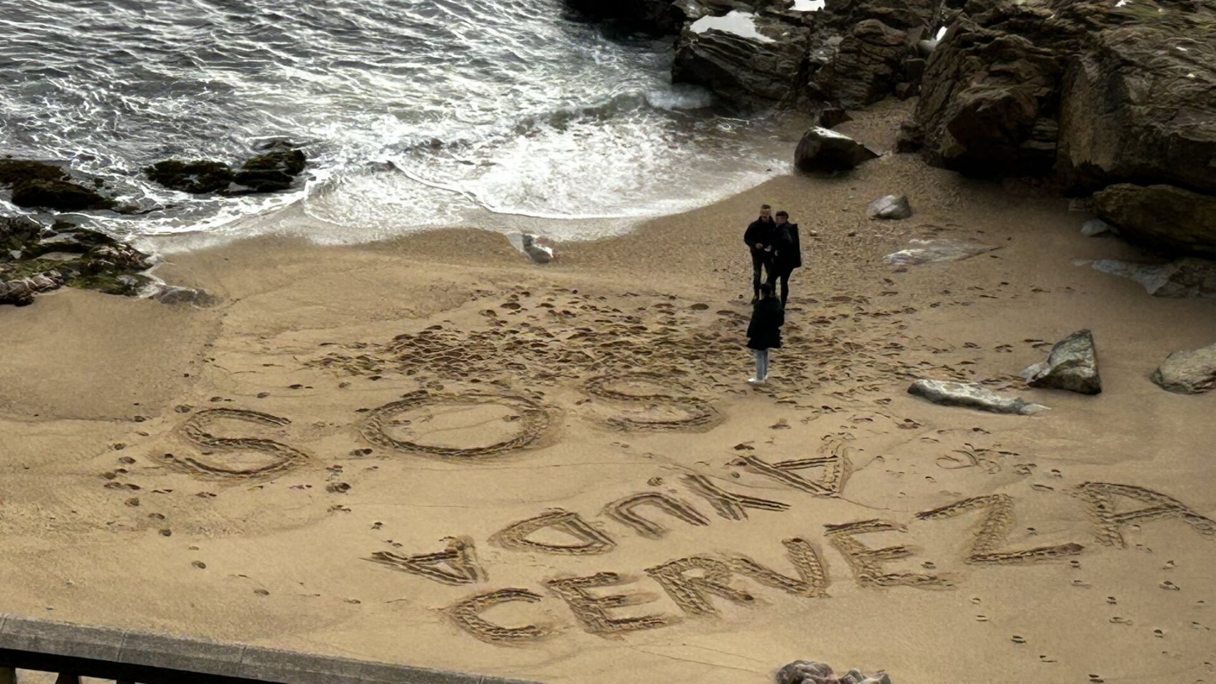 Un grupo de "náufragos" piden ayuda en A Coruña