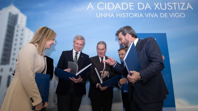 Presentación del libro 'A Cidade da Xustiza. Unha historia viva de Vigo'.