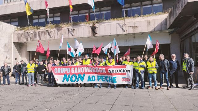 Concentración de trabajadores de Ganomagoga en el Concello de Vigo. 