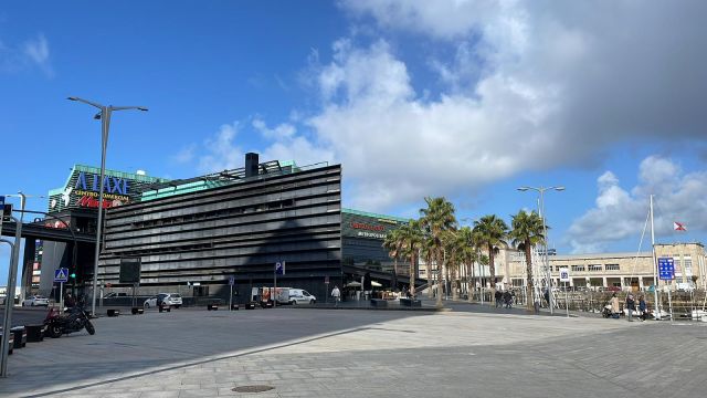 Centro comercial A Laxe en Vigo. 