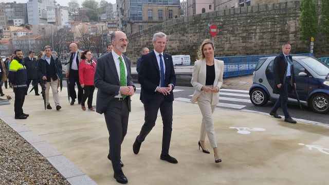 Inauguración de la nueva senda peatonal en el entorno del Puerto de Vigo.