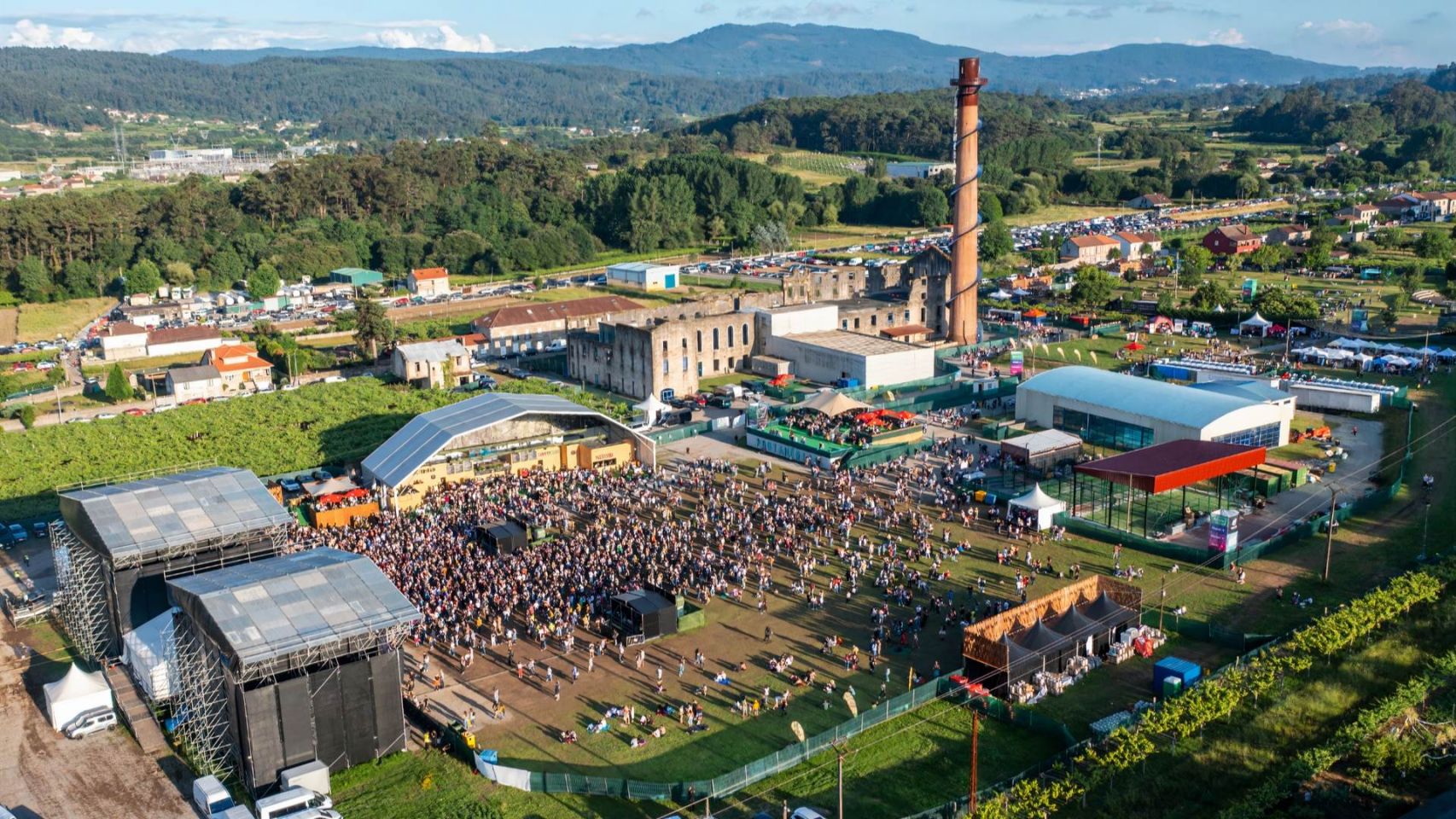 Imagen aérea del festival PortAmérica en la Azucreira de Portas. 