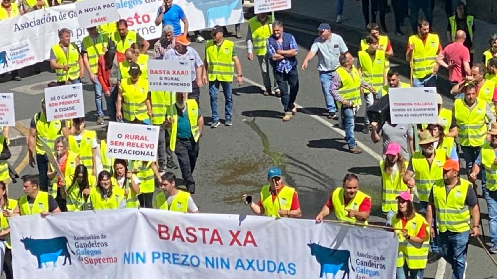 Protesta de los ganaderos esta mañana en Lugo 