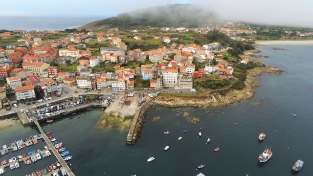 Vista aérea de Fisterra, en Costa da Morte (A Coruña, Galicia).
