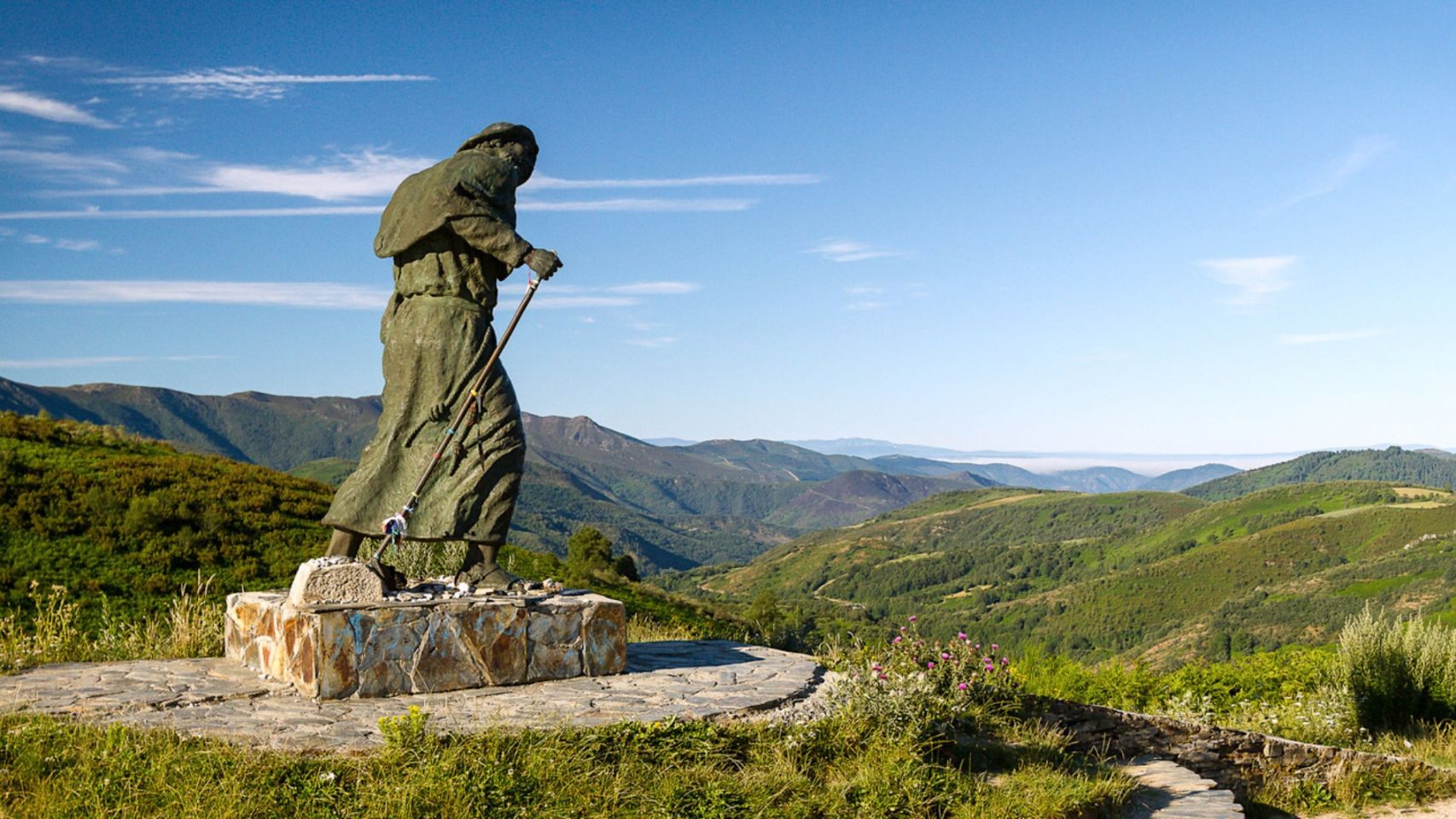 Monumento al peregrino del Alto de San Roque, Pedrafita do Cebreiro.