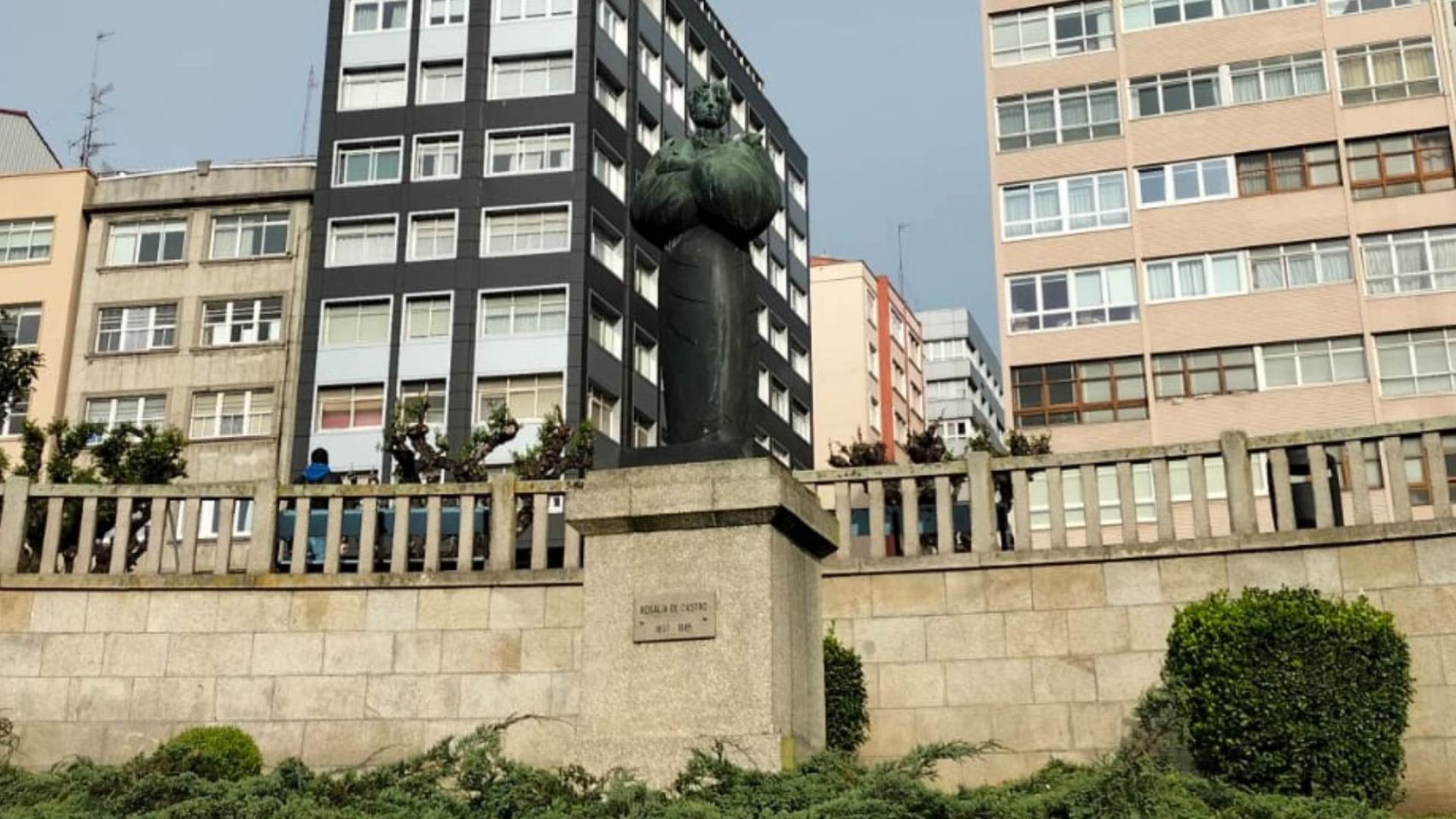 Estatua de Rosalía de Castro