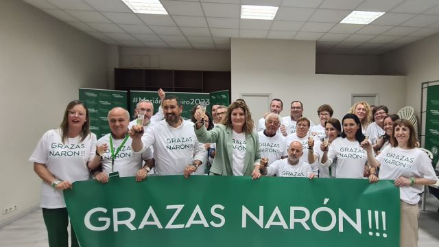 Ferreiro celebra con su equipo el resultado electoral obtenido