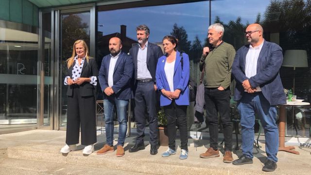 Los representantes de las negociaciones entre PSOE y BNG: Carmela Silva, José Manuel Lage, Alberto Varela, Carme da Silva, Bieito Lobeira, y Rubén Cela
