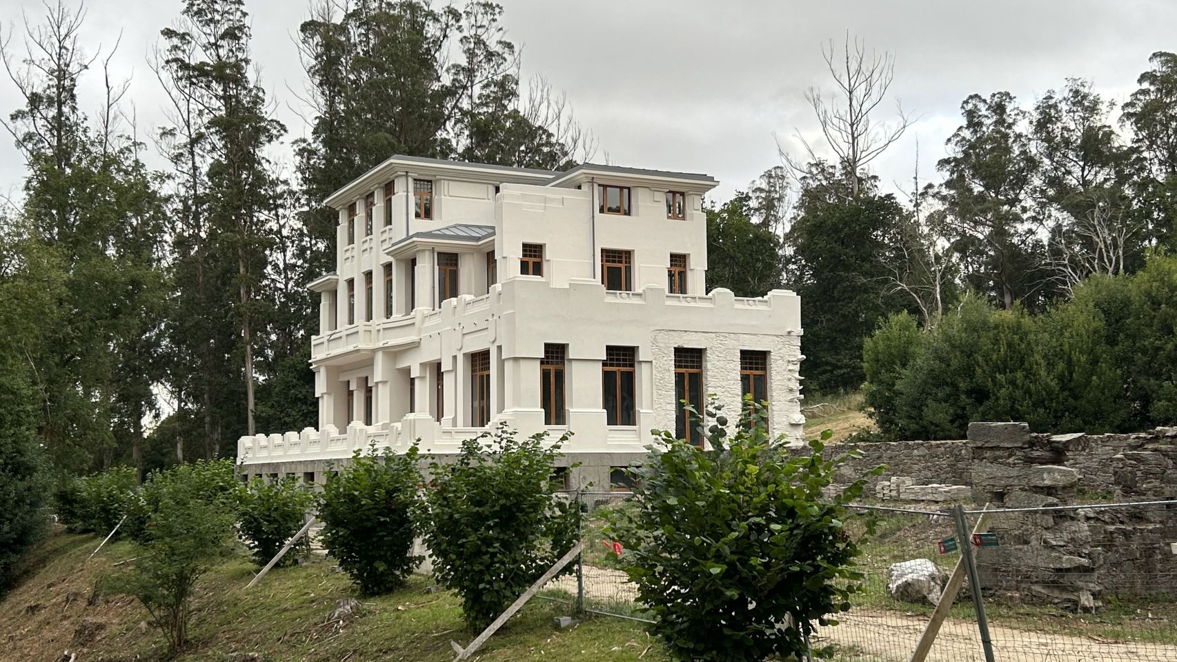 Las obras del Sanatorio de Cesuras en agosto de 2023