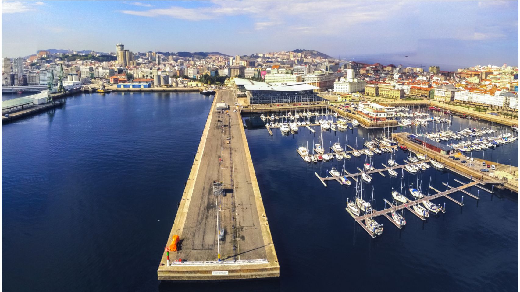 Vista aérea del Puerto de A Coruña