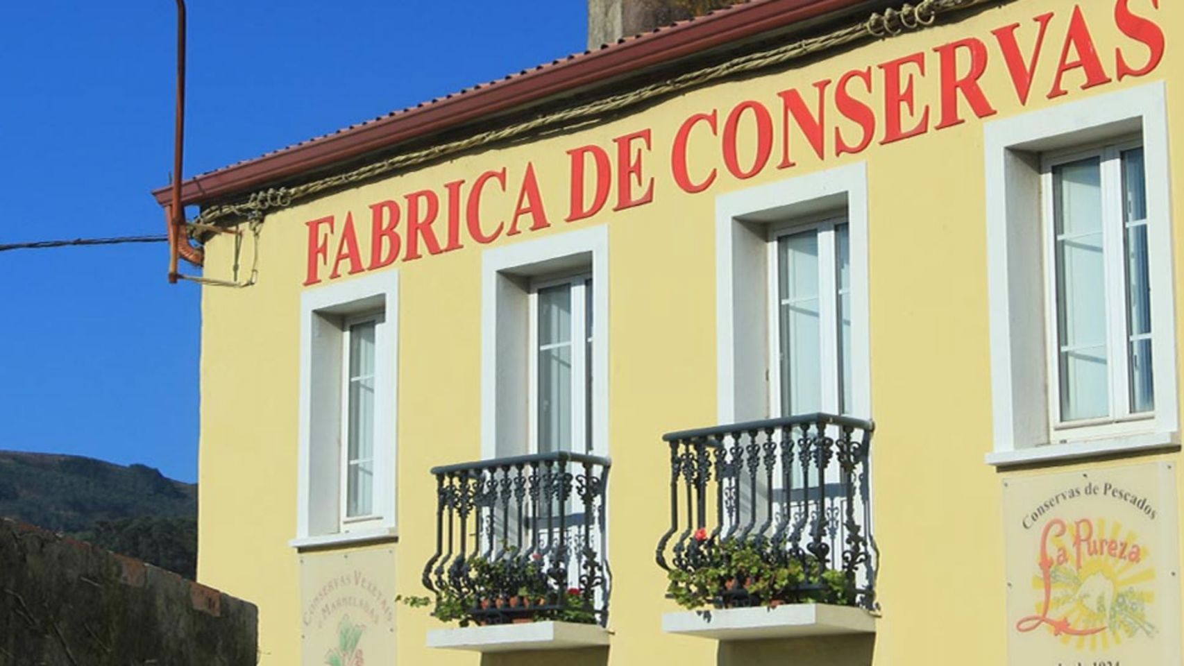 La fábrica de Conservas La Pureza, situada en Cariño. Fuente: lapureza.es