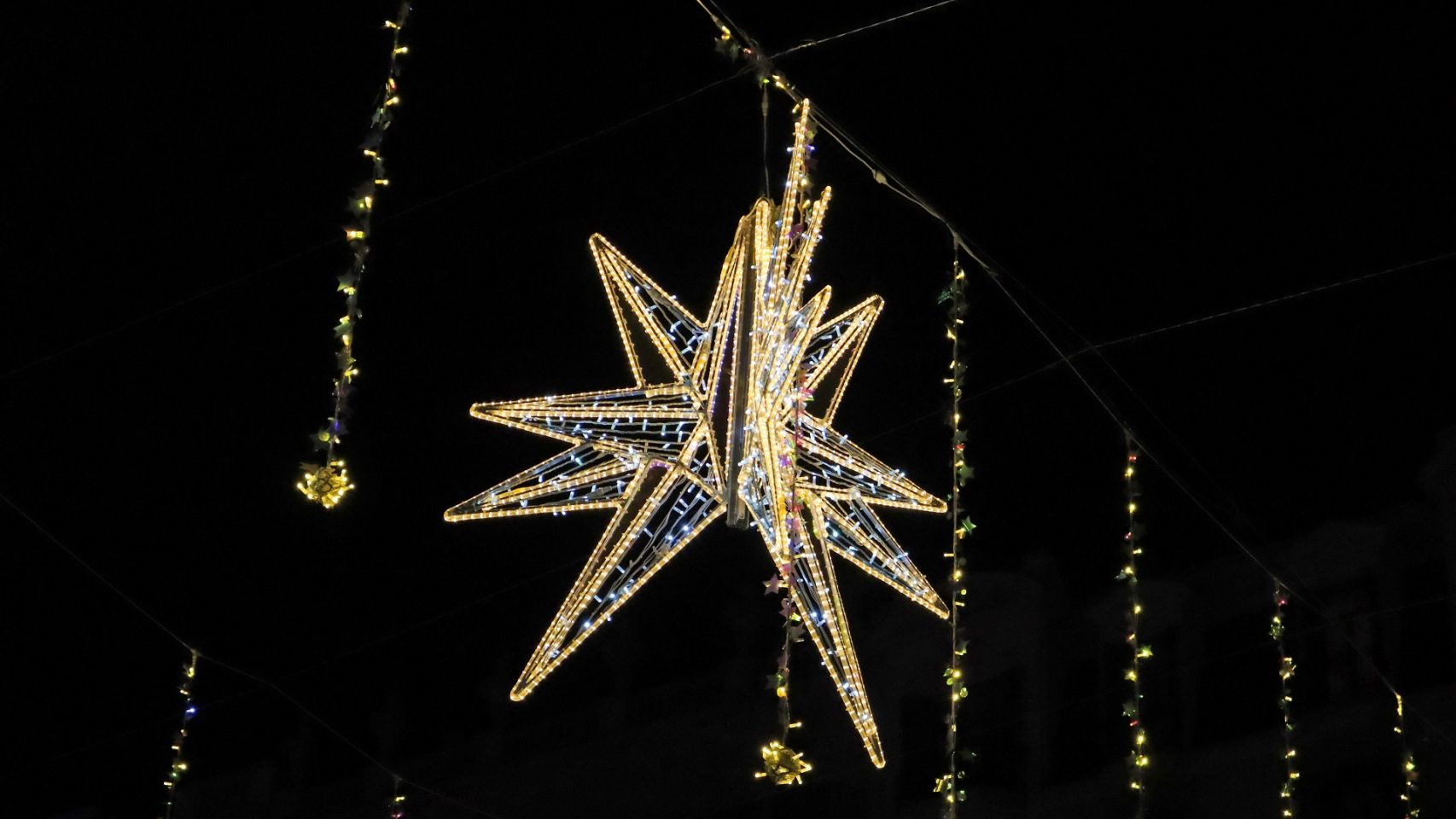 Imagen de archivo de luces de Navidad.