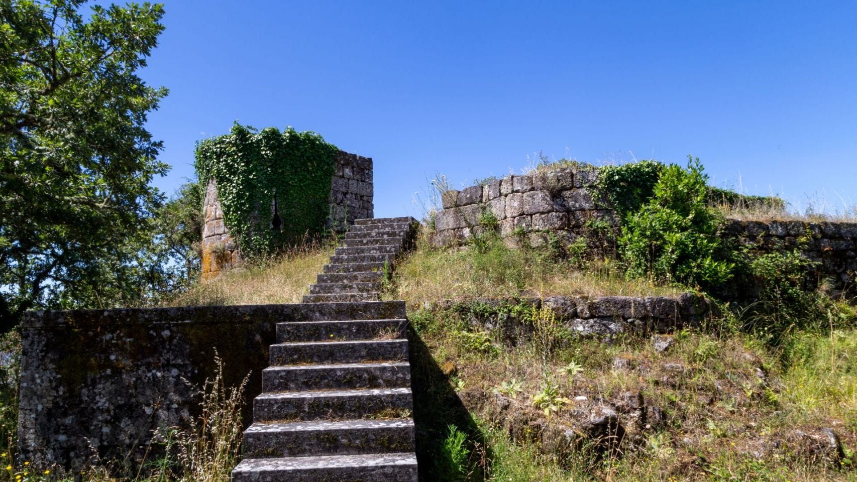 Restos del castillo de A Peroxa