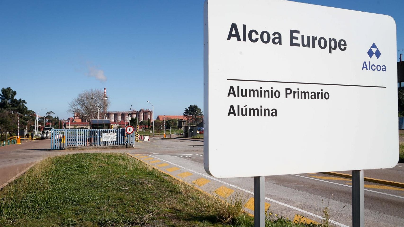 La fábrica de Alcoa, en San Cibrao, Lugo.