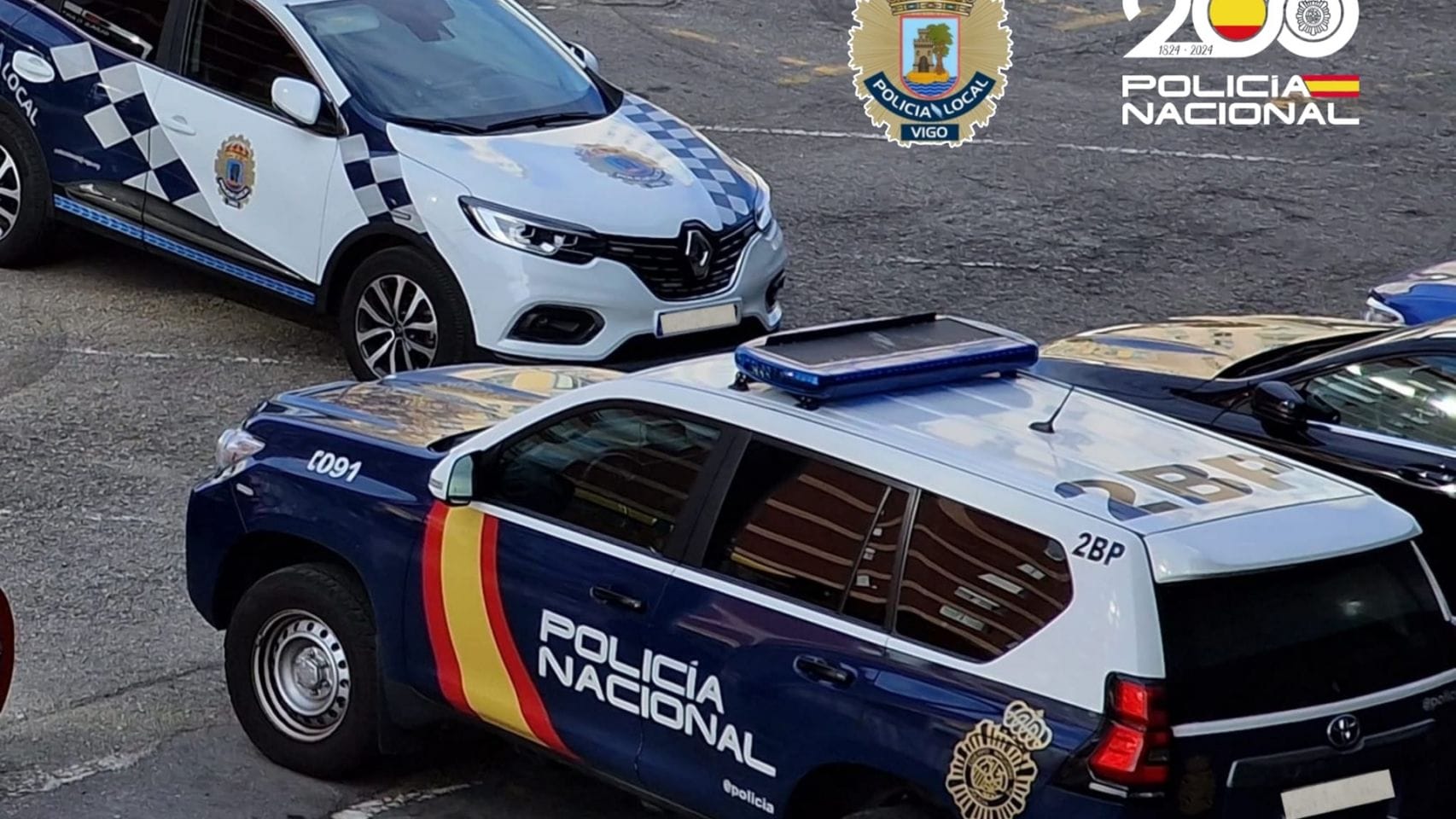 Vehículos de la Policía Local y de la Policía Nacional de Vigo. 