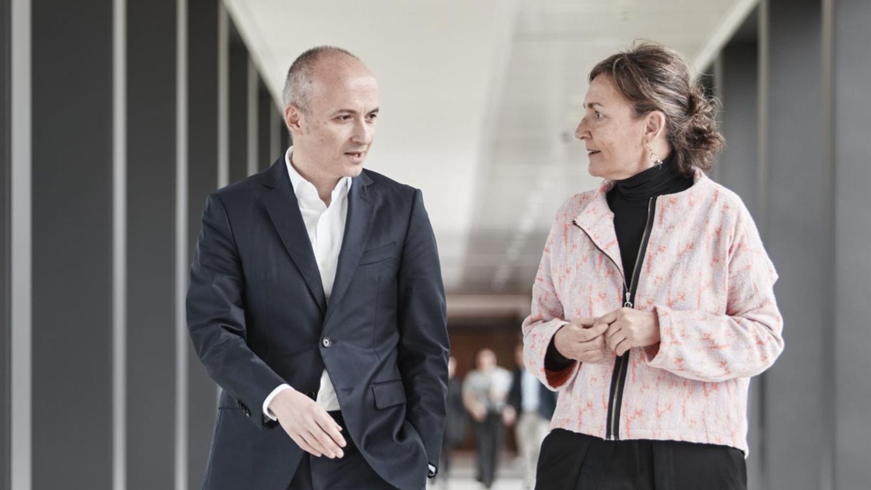 El consejero delegado de Inditex, Óscar García Maceiras, y la directora general de MSF España, Marta Cañas.