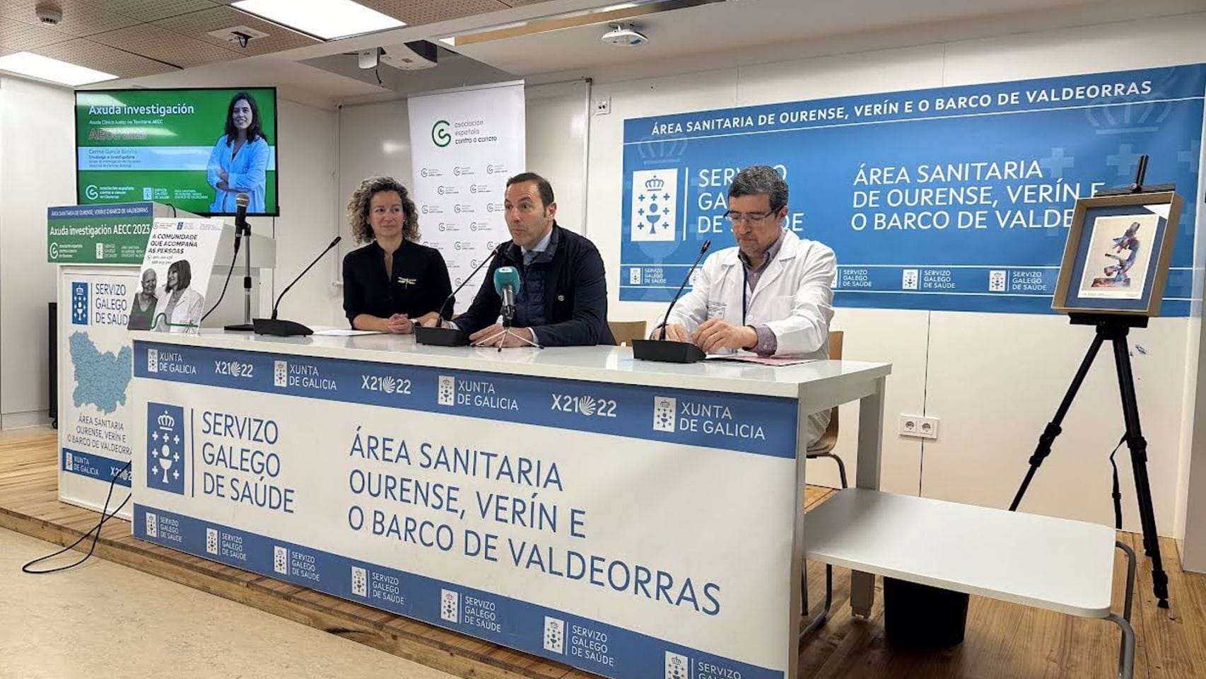 Acto de entrega de la 'Ayuda clínico junior' de la Asociación Contra el Cáncer en el área sanitaria Ourense, Verín e O Barco de Valdeorras.